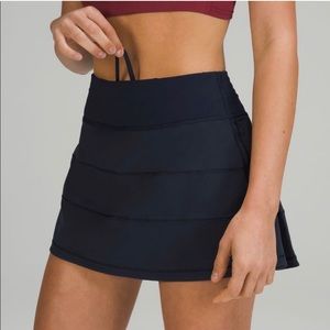 Lululemon pace rival skirt (navy blue)